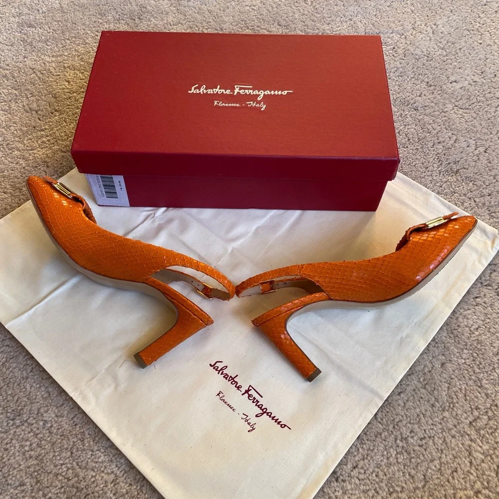 SALVATORE FERRAGAMO Gardenia Python Skin Orange Pebble Calf Heels Size 5 1/2 C - Picture 6 of 11